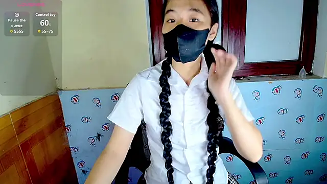 Snapshot of __Saphia__ chatting on October 15, 2025, 3:34 pm Saphia online show from October 15, 2025, 3:34 pm