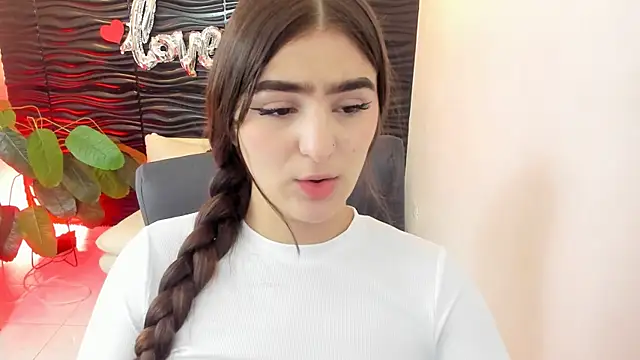 Snapshot of sofia_44 chatting on September 20, 2025, 12:50 pm sofia 44 online show from September 20, 2025, 12:50 pm