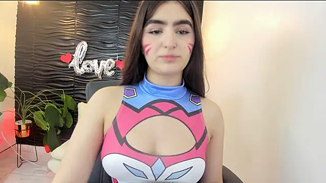 Snapshot of sofia_44 chatting on October 31, 2025, 2:18 pm sofia 44 online show from October 31, 2025, 2:18 pm