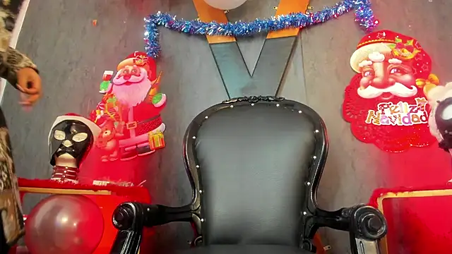 Snapshot of CharlotteScotte chatting on December 11, 2024, 12:34 pm CharlotteScotte online show from December 11, 2024, 12:34 pm