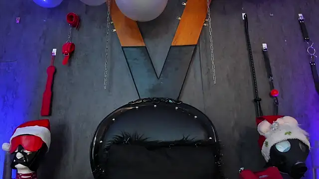 Snapshot of CharlotteScotte chatting on December 27, 2024, 12:34 pm CharlotteScotte online show from December 27, 2024, 12:34 pm