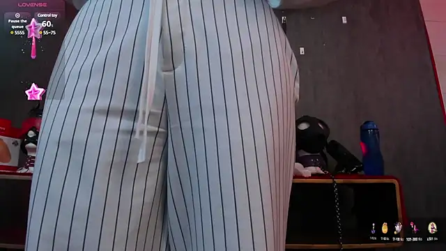 Snapshot of CharlotteScotte chatting on January 10, 2025, 11:54 am CharlotteScotte online show from January 10, 2025, 11:54 am