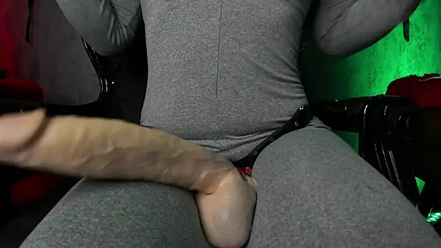 Snapshot of CharlotteScotte chatting on January 14, 2025, 5:56 pm CharlotteScotte online show from January 14, 2025, 5:56 pm