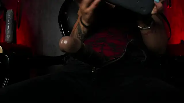 Snapshot of CharlotteScotte chatting on January 21, 2025, 6:23 pm CharlotteScotte online show from January 21, 2025, 6:23 pm