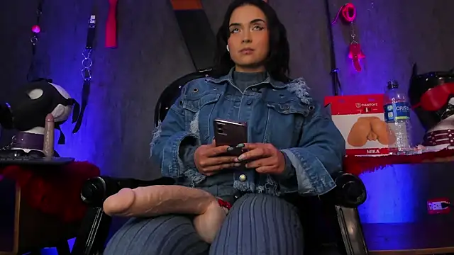 Snapshot of CharlotteScotte chatting on January 22, 2025, 4:23 pm CharlotteScotte online show from January 22, 2025, 4:23 pm