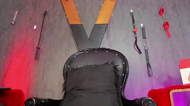 Snapshot of CharlotteScotte chatting on March 13, 2025, 11:30 am CharlotteScotte online show from March 13, 2025, 11:30 am