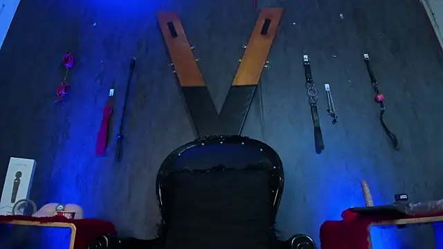 Snapshot of CharlotteScotte chatting on March 18, 2025, 11:08 am CharlotteScotte online show from March 18, 2025, 11:08 am