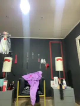 Snapshot of CharlotteScotte chatting on October 25, 2025, 11:29 am CharlotteScotte online show from October 25, 2025, 11:29 am