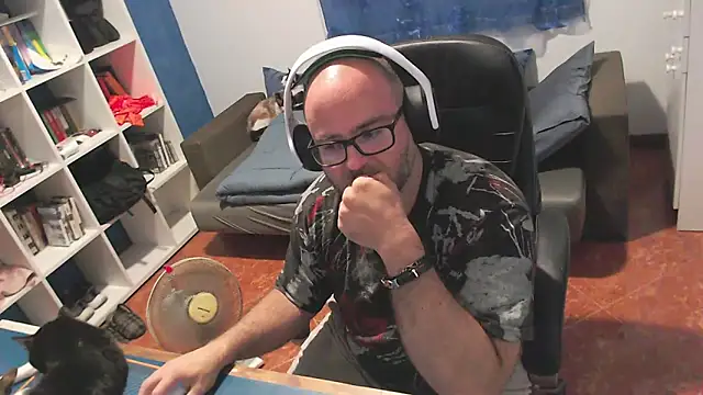 ravingr4d4 online show from May 28, 2026, 10:07 pm
