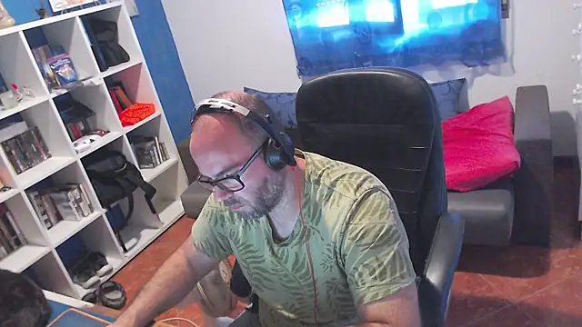 ravingr4d4 online show from June 29, 2026, 9:04 am