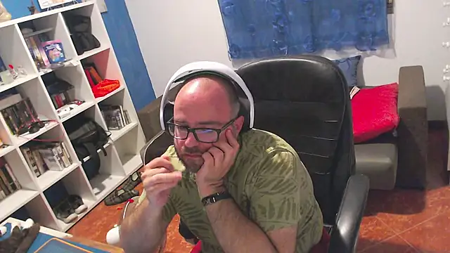 ravingr4d4 online show from June 30, 2026, 9:49 pm