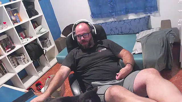 ravingr4d4 online show from July 15, 2026, 9:53 pm