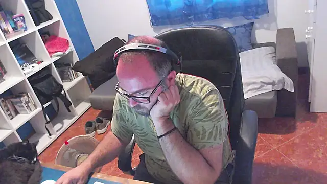 ravingr4d4 online show from July 27, 2026, 10:22 am