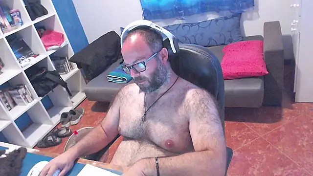 ravingr4d4 online show from July 28, 2026, 3:21 pm