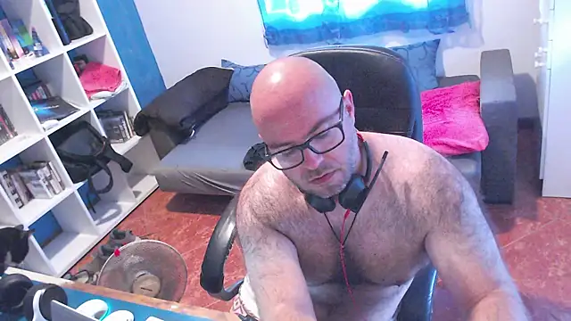 ravingr4d4 online show from August 4, 2026, 11:46 am