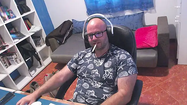 ravingr4d4 online show from August 5, 2026, 8:17 am