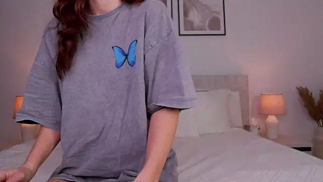 LilyRoselyn online show from February 12, 2025, 4:01 am