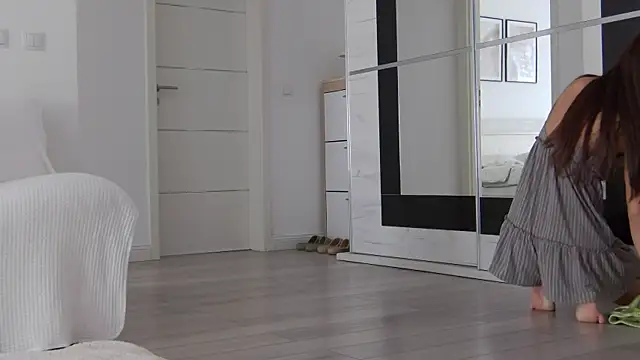 Snapshot of LilyRoselyn chatting on September 20, 2025, 7:31 am LilyRoselyn online show from September 20, 2025, 7:31 am