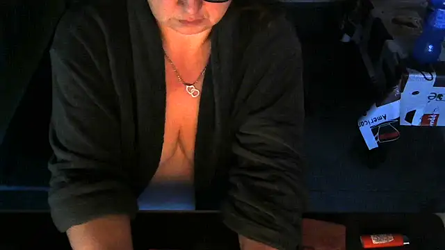 Silvia2277 online show from January 13, 2025, 10:45 pm