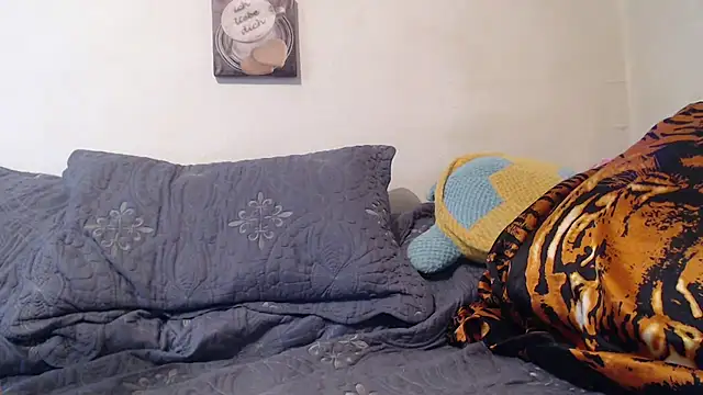 Snapshot of Andra_Love chatting on January 21, 2025, 7:28 pm Andra Love online show from January 21, 2025, 7:28 pm
