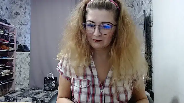 Helen1974 online show from January 28, 2025, 1:05 pm