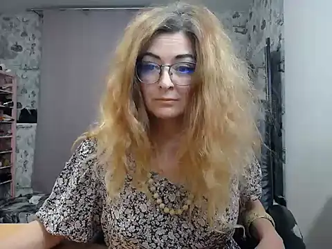 Helen1974 online show from March 12, 2025, 9:24 pm