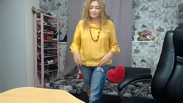 Helen1974 online show from October 6, 2025, 5:54 pm