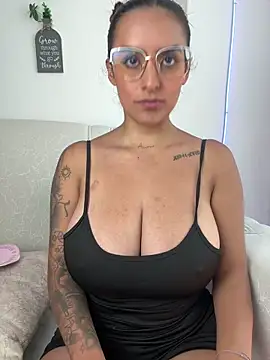 Snapshot of Seized_lust chatting on March 10, 2026, 6:24 pm Seized lust online show from March 10, 2026, 6:24 pm