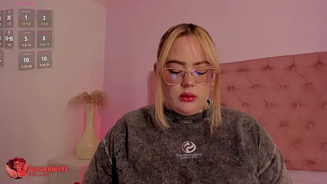 Snapshot of sophiarossee_ chatting on October 16, 2025, 12:17 pm sophiarossee  online show from October 16, 2025, 12:17 pm