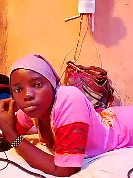 cute naimah online show from November 6, 2025, 9:10 am