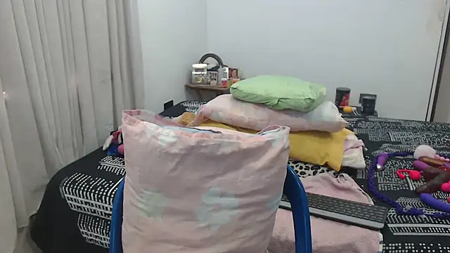 Anny Smith69 online show from February 24, 2025, 8:36 pm