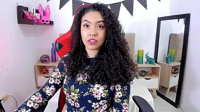 Snapshot of Zoe_Gruber chatting on December 19, 2024, 11:14 pm Zoe Gruber online show from December 19, 2024, 11:14 pm