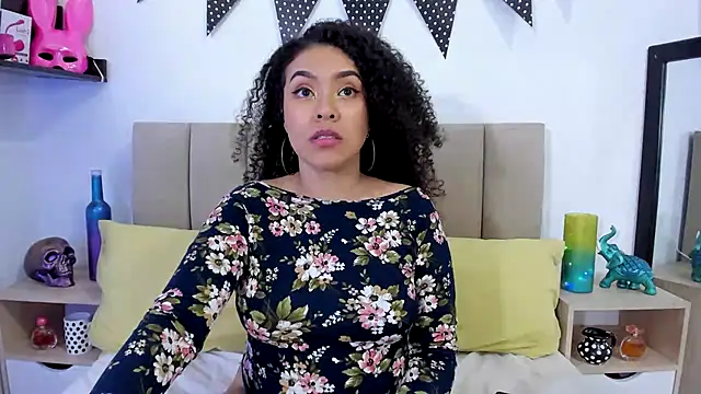 Snapshot of Zoe_Gruber chatting on December 20, 2024, 2:19 am Zoe Gruber online show from December 20, 2024, 2:19 am