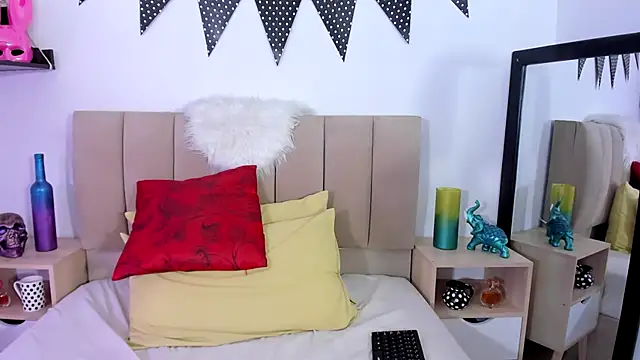 Snapshot of Zoe_Gruber chatting on December 22, 2024, 1:34 am Zoe Gruber online show from December 22, 2024, 1:34 am