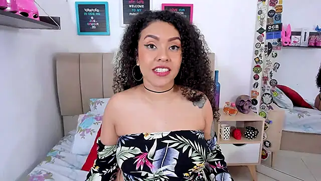 Snapshot of Zoe_Gruber chatting on January 17, 2025, 2:50 am Zoe Gruber online show from January 17, 2025, 2:50 am