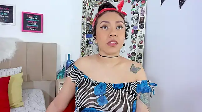 Snapshot of Zoe_Gruber chatting on January 29, 2025, 11:04 pm Zoe Gruber online show from January 29, 2025, 11:04 pm