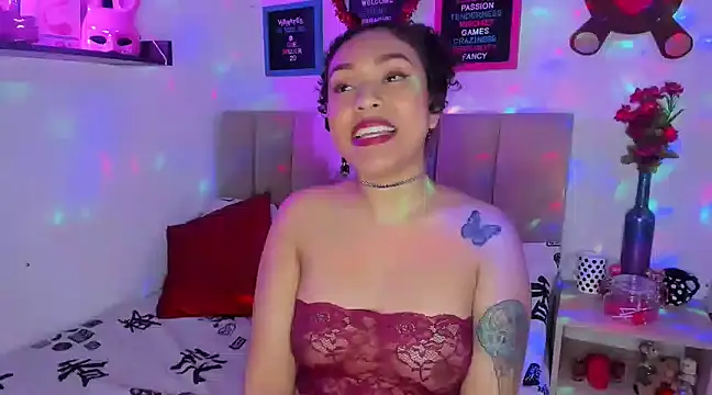 Snapshot of Zoe_Gruber chatting on February 14, 2025, 4:37 am Zoe Gruber online show from February 14, 2025, 4:37 am