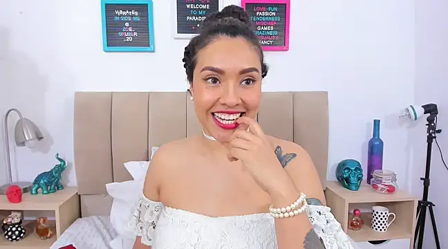 Snapshot of Zoe_Gruber chatting on March 10, 2025, 4:17 am Zoe Gruber online show from March 10, 2025, 4:17 am