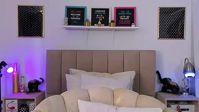 Snapshot of Zoe_Gruber chatting on September 23, 2025, 3:26 pm Zoe Gruber online show from September 23, 2025, 3:26 pm