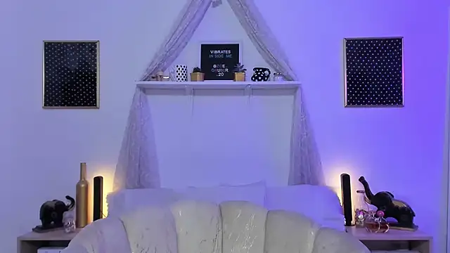 Snapshot of Zoe_Gruber chatting on October 4, 2025, 4:49 pm Zoe Gruber online show from October 4, 2025, 4:49 pm