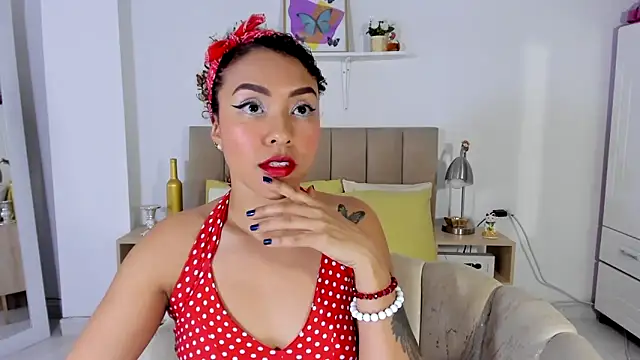 Zoe Gruber online show from May 5, 2026, 11:13 pm