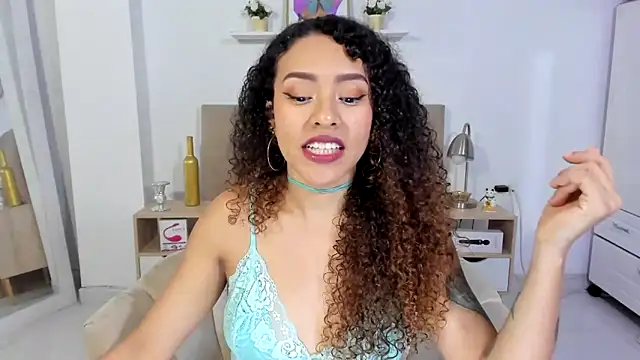 Snapshot of Zoe_Gruber chatting on June 10, 2026, 12:11 am Zoe Gruber online show from June 10, 2026, 12:11 am