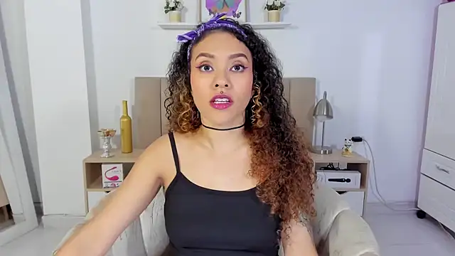 Snapshot of Zoe_Gruber chatting on July 23, 2026, 12:24 am Zoe Gruber online show from July 23, 2026, 12:24 am