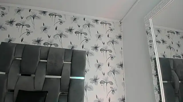 Ehotloveaxxx online show from January 7, 2025, 1:35 pm