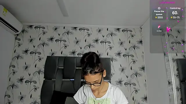 Ehotloveaxxx online show from February 5, 2025, 12:06 pm