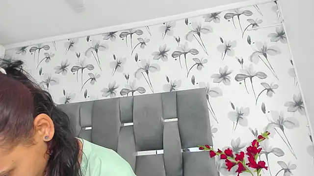 Ehotloveaxxx online show from September 27, 2025, 6:57 pm