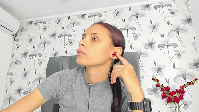 Ehotloveaxxx online show from October 4, 2025, 4:38 pm