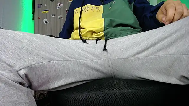 Snapshot of zacwatson_ chatting on December 28, 2024, 8:48 am zacwatson online show from December 28, 2024, 8:48 am