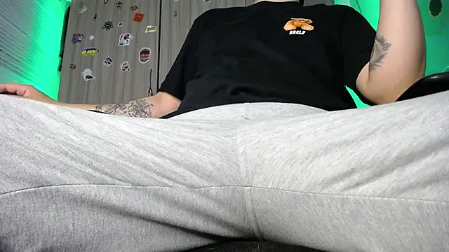 Snapshot of zacwatson_ chatting on January 14, 2025, 5:40 am zacwatson online show from January 14, 2025, 5:40 am