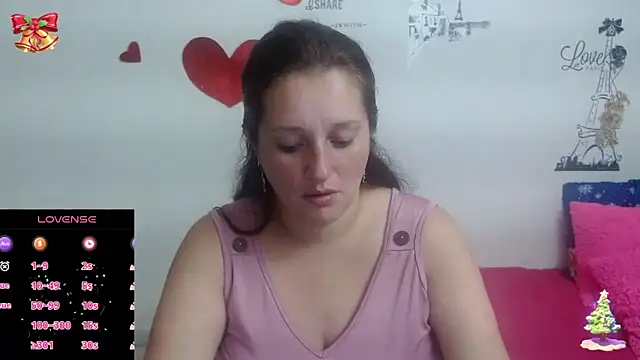 CristialJones  online show from December 14, 2024, 1:27 pm